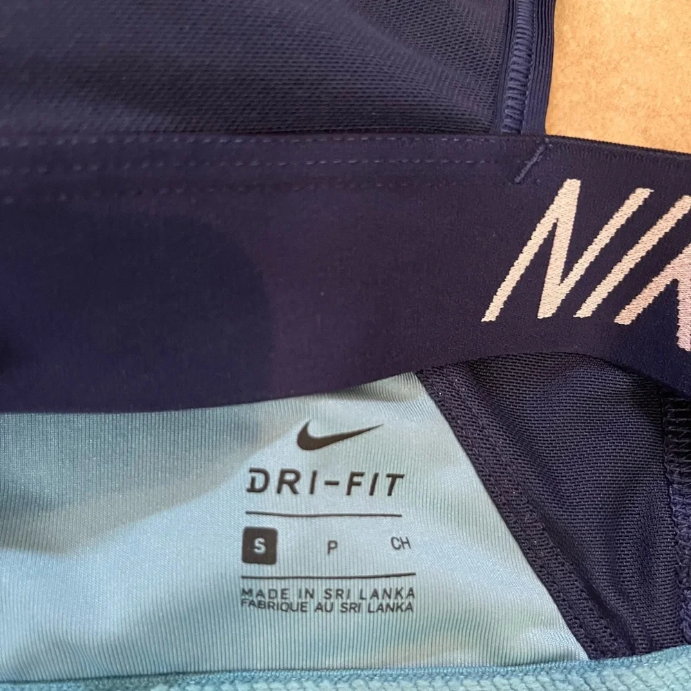 Nike dry fit cross back sports bra